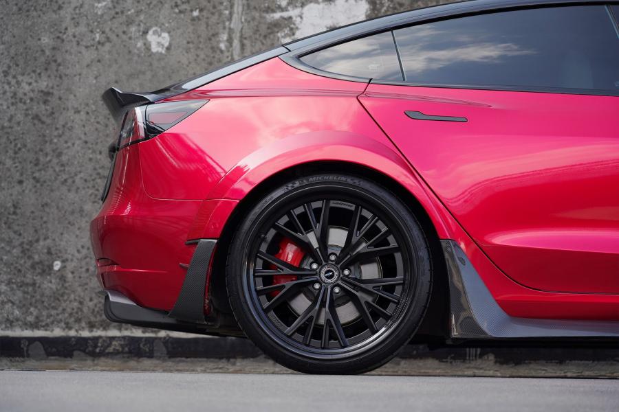Детали экстерьера Tesla Model 3R EVO by RevoZport 2020 года  (фото 9 из 16)
